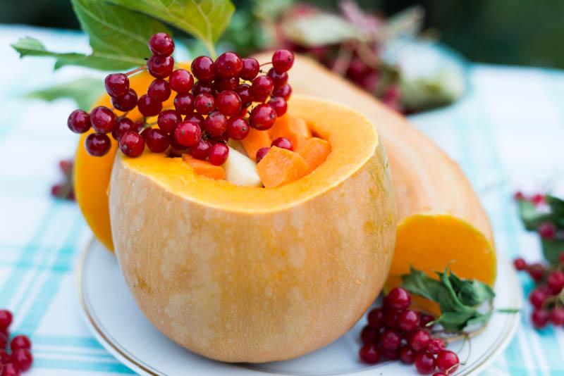 Pavlova with melon